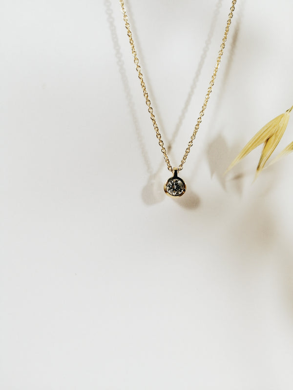 Collier diamant
Bijoux faits main à Lyon
Créatrice / artisane de bijoux
En or 18 carats
Joaillerie responsable