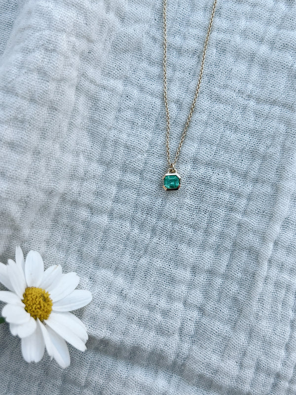 Collier émeraude sertissage demi-clos
Bijoux faits main à Lyon
Créatrice / artisane de bijoux
En or 18 carats
Joaillerie responsable