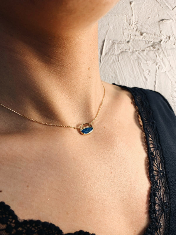 Collier opale 
Bijoux faits main à Lyon
Créatrice / artisane de bijoux
En or 18 carats
Joaillerie responsable